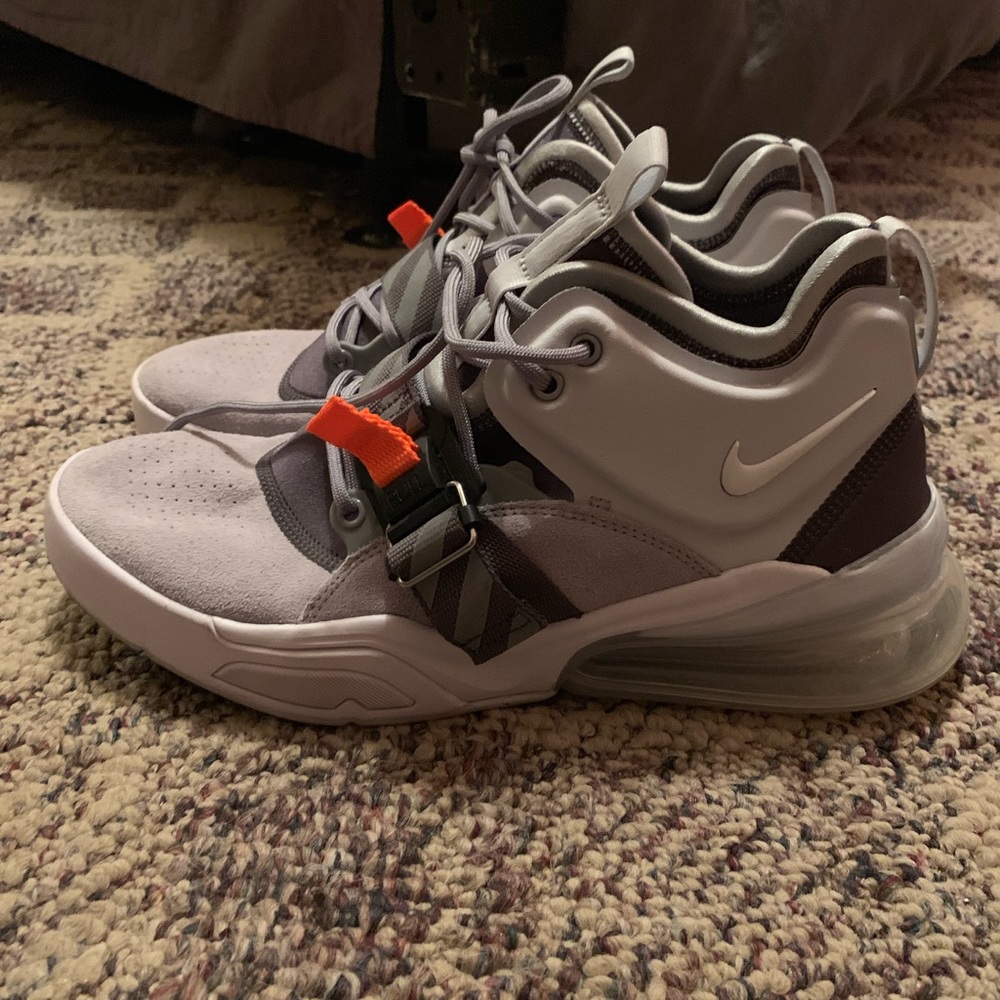 Nike Air Force 270
